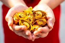 Tại sao người xưa luôn dùng răng để thử vàng? Lý do quá thông minh