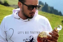 Có gì đặc biệt trong chai mật ong đắt nhất thế giới, 271 triệu đồng/kg