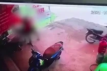 Video: Đối tượng dùng búa phang hàng chục nhát vào đầu người 