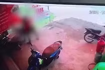 Video: Đối tượng dùng búa phang hàng chục nhát vào đầu người 