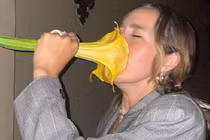 Ngửi hoa dại, Tiktoker gặp ảo giác “hơi thở của quỷ”