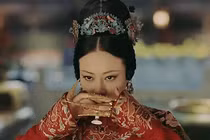 Bất ngờ lý do phi tần nhà Thanh luôn đeo móng giả dài ngoằng 