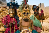 Kỳ lạ bộ tộc giao tiếp với người ngoài hành tinh có thật trên Trái đất