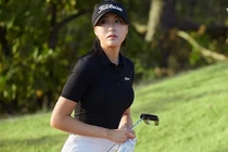 Quá gợi cảm, nữ golf thủ Hàn Quốc bị nhận nhầm siêu mẫu