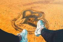 Ngắm lại hồ nước hình trái tim từng bị cư dân mạng Việt Nam “làm loạn"