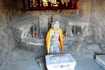 Sửng sốt phát hiện ngôi mộ “Tề Thiên Đại Thánh”: Có cả gậy như ý! 