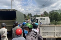 Hàng trăm công an bao vây 1 căn nhà, có tiếng súng nổ ở TP Long Khánh