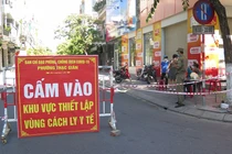 Người dân 4 phường “điểm nóng” tại Đà Nẵng thực hiện nghiêm giãn cách xã hội