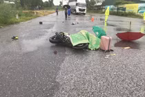 Vụ 2 người bị sét đánh tử vong tại Hà Nội: Cháy xém mũ bảo hiểm