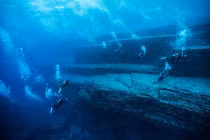 Kim tự tháp khổng lồ dưới đáy biển nghi là tàn tích của Atlantis