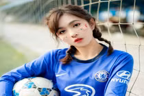 “Hot girl Chelsea” đẹp như nàng thơ mê mẩn các anh chàng