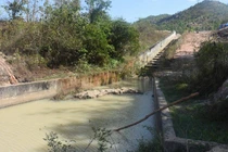 Kon Tum: 3 học sinh lớp 5 đuối nước dưới chân đập đang sửa 