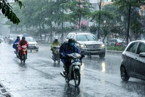 Thời tiết 16/4: Hà Nội có mưa rào và dông, nhiệt độ thấp nhất 20 độ C