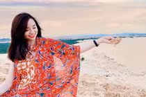 Hot mom Ly Kute sở hữu gu thời trang cực trẻ ở tuổi 30