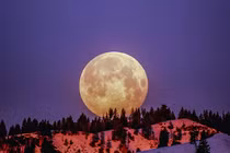 Hiện tượng siêu nhiên “trăng băng giá” và “nguyệt thực nửa tối” đêm nay