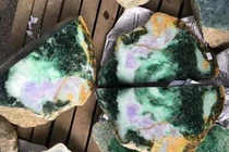 Khệ nệ vác đá 80kg về “xẻ thịt”, vớ bẫm báu vật cả tỷ đồng 