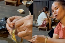 Để vàng trong túi nilon tặng mẹ, H'Hen Niê bị nghi mua đồ giả