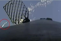 Người ngoài hành tinh xuất hiện trong livestream của SpaceX?