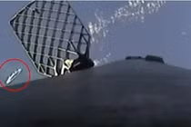 Người ngoài hành tinh xuất hiện trong livestream của SpaceX?