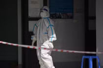 Xuất hiện nhiều ổ dịch mới ở cộng đồng, nhiều nơi điều chỉnh, nâng cấp độ dịch