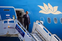 Chủ tịch nước lên đường thăm cấp nhà nước Vương quốc Campuchia