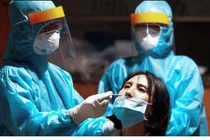 Sáng 21/12: Gần 1.100 ca COVID-19 đang thở máy và ECMO