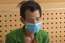 Khởi tố đối tượng lăng mạ, tấn công cán bộ tổ kiểm soát dịch Covid-19