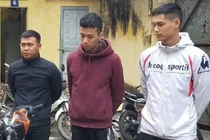 Triệu tập nhóm ném chất bẩn vào nhà phóng viên ở Thanh Hoá