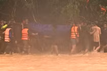 Video: Đưa thi thể đại úy hy sinh vì cứu người về đất mẹ