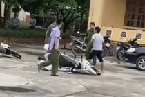 Khởi tố kẻ chém chủ tịch thị trấn, truy đuổi công an tại trụ sở UBND