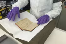 Cuốn sổ tay đáng sợ của Marie Curie: 1.600 năm không ai dám động! 