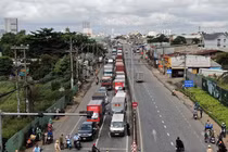 Tài xế chờ đến thối xoài vẫn chưa được xét nghiệm nCoV