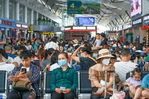 Sân bay Đà Nẵng chật kín du khách