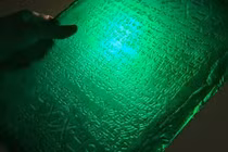 Giải mã phiến ngọc lục bảo huyền thoại ẩn giấu bí mật vũ trụ