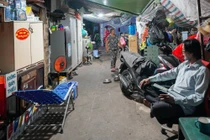 Cuộc sống khác xa trên phim "Bố già” ở hẻm cù lao Nguyễn Kiệu