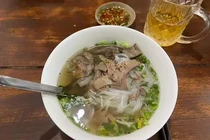 Phở Việt có gì ngon mà từ Bi Rain tới Taecyeon đều 'u mê' thế?