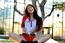 Nữ golf thủ “ăn nên làm ra” nhờ kinh doanh trang phục hở hang