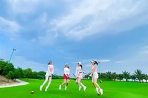 Bị đồn “ra sân golf săn đại gia”, hoa hậu Đỗ Mỹ Linh nói gì?