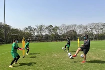 HLV Mai Đức Chung nhắc nhở học trò giữ sự tập trung