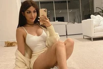 Thân hình bốc lửa của mỹ nhân "cày game" từ năm 6 tuổi 