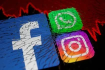 Giật mình tuyên bố sốc "Facebook bị người ngoài hành tinh đánh sập"