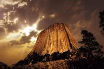 Tên gọi rùng rợn Tháp Quỷ nhưng hút khách du lịch nổi tiếng 