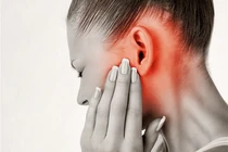 Điều kinh hoàng xảy đến với cơ thể nếu bạn đeo tai nghe trên 60 phút