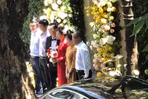 Bất chấp lệnh cấm, một gia đình ở TPHCM vẫn tổ chức đám cưới giữa dịch COVID-19