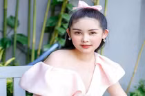 Lê Âu Ngân Anh cùng gu thời trang toàn đồ hiệu ở tuổi 25