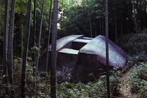 Bí ẩn khó giải tảng đá "dị hình" đến chuyên gia cũng bế tắc 