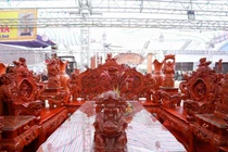 Bộ bàn ghế gỗ đinh hương giá hơn nửa tỷ đồng