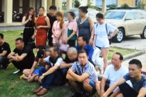 TP HCM: Bắt gọn hàng chục đối tượng “thác loạn” trong biệt thự