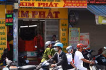 Dọa dùng xăng đốt tiệm vàng để "xin đểu" 200 triệu giữa Sài Gòn