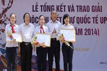 Vinh danh nữ sinh lớp 8 viết thư gửi bố ở Trường Sa